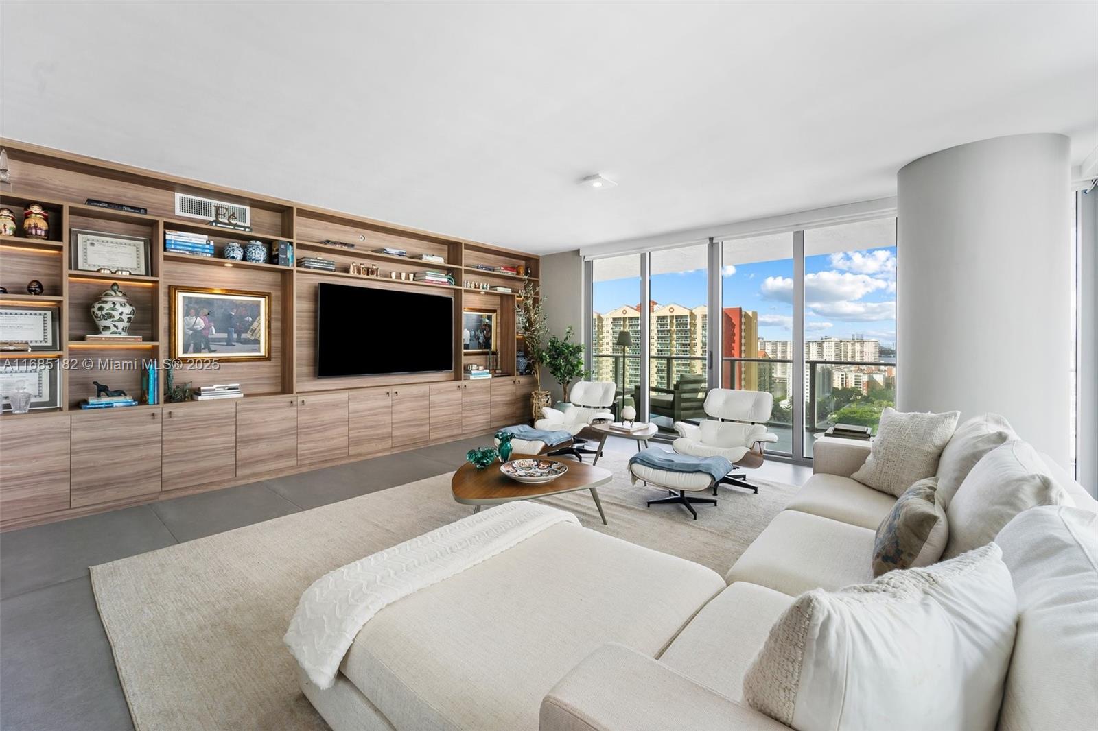 330 Sunny Isles Blvd # 1907 Unit: 5-1907