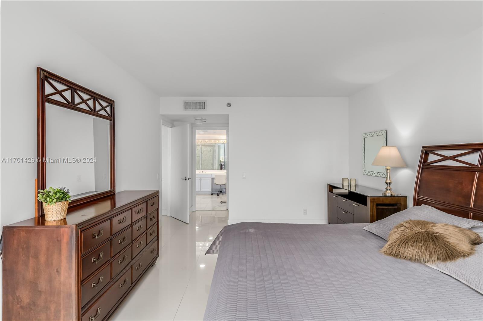 3640 Yacht Club Dr # 1003