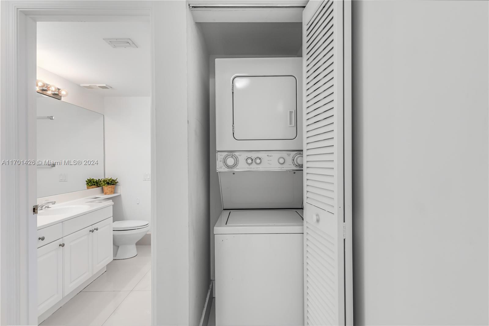 3640 Yacht Club Dr # 1003