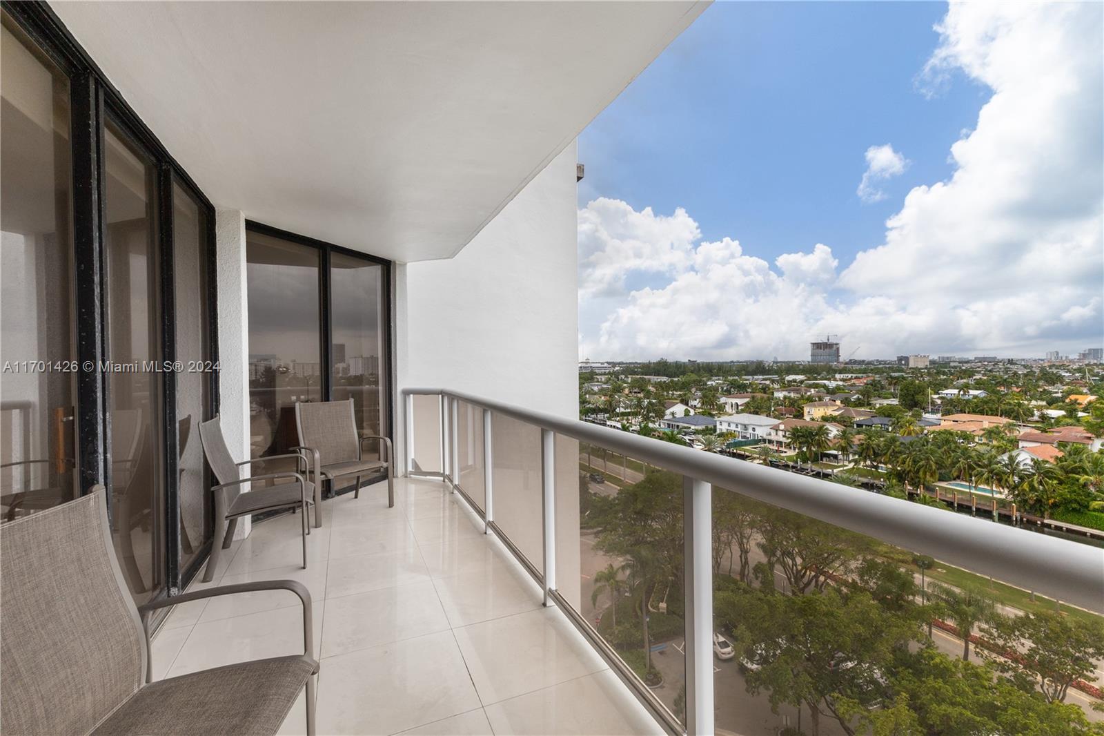 3640 Yacht Club Dr # 1003