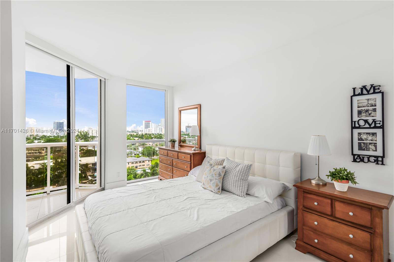 3640 Yacht Club Dr # 1003