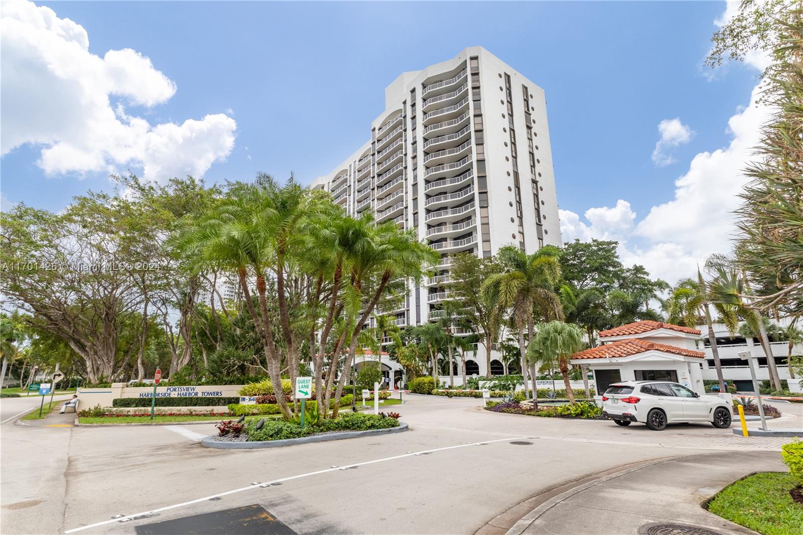 3640 Yacht Club Dr # 1003
