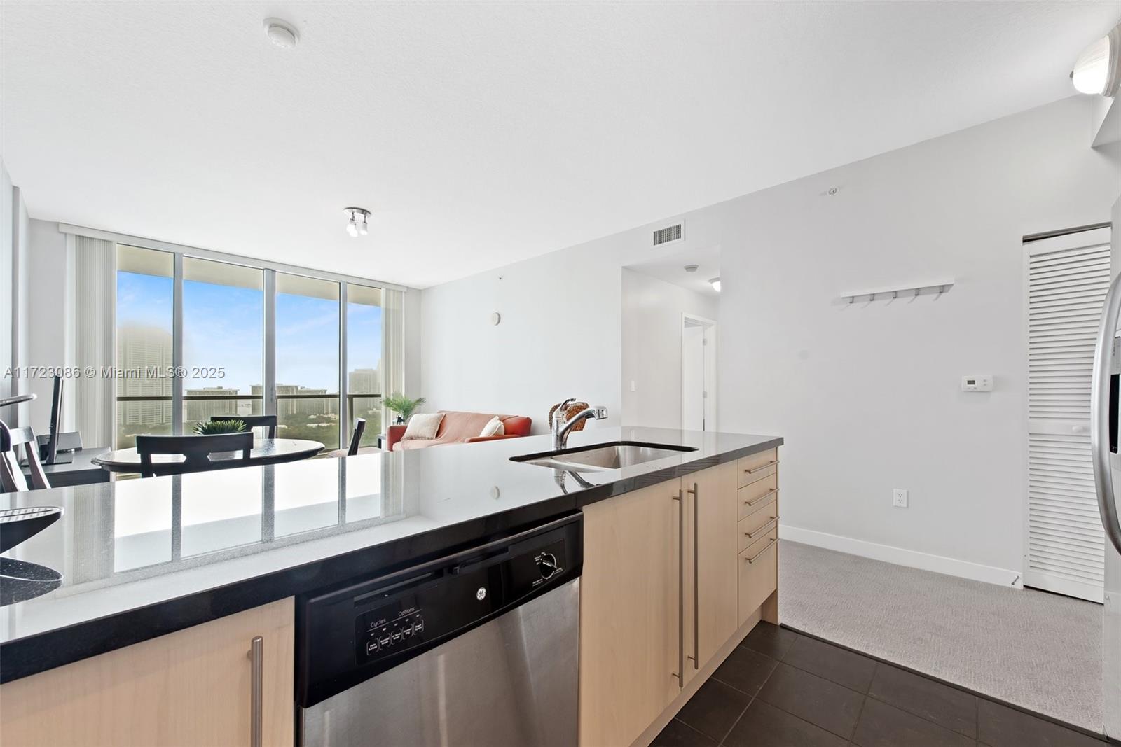 79 SW 12th St Unit: 2503-S