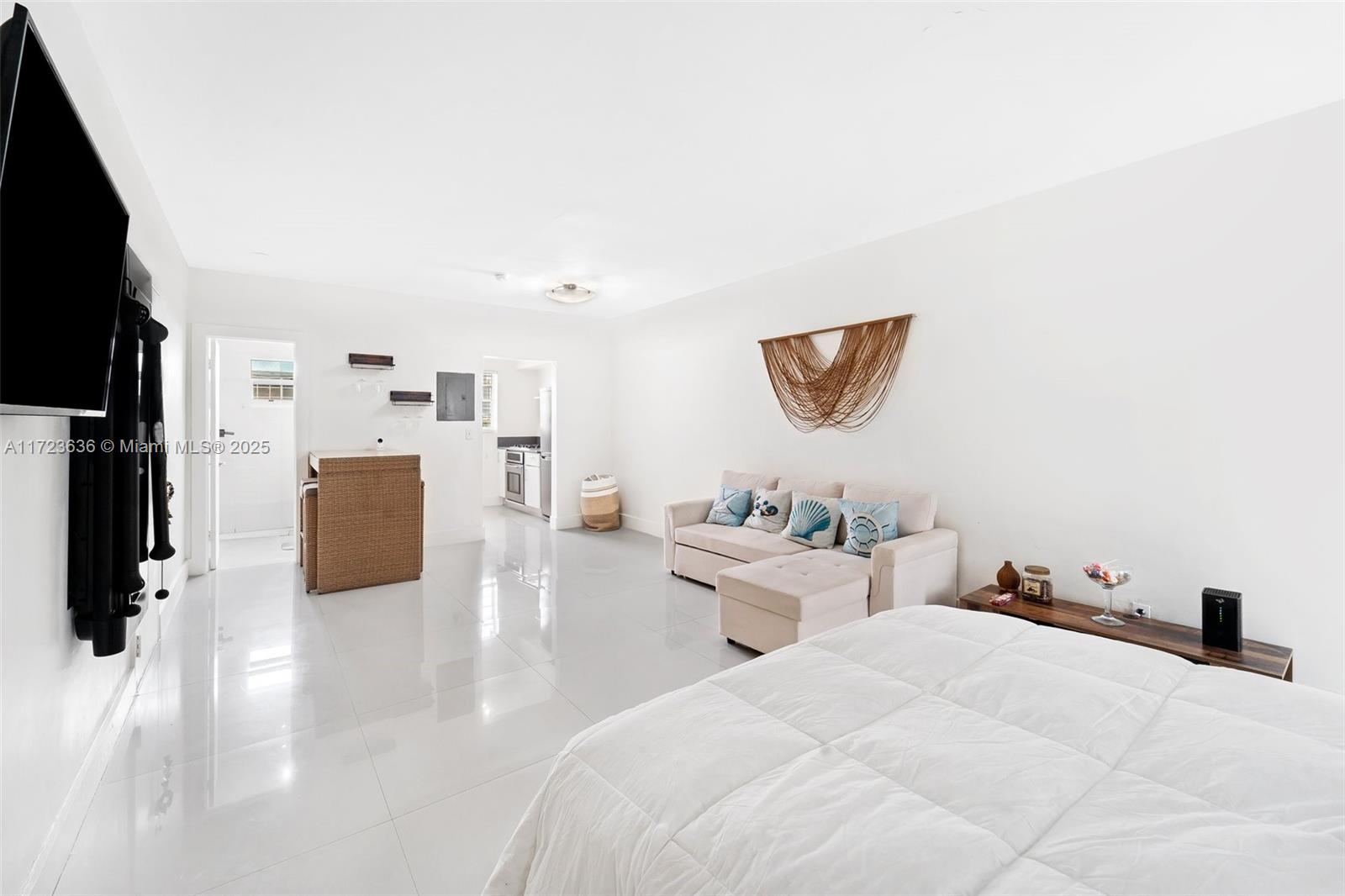 1604 Drexel Ave # 203