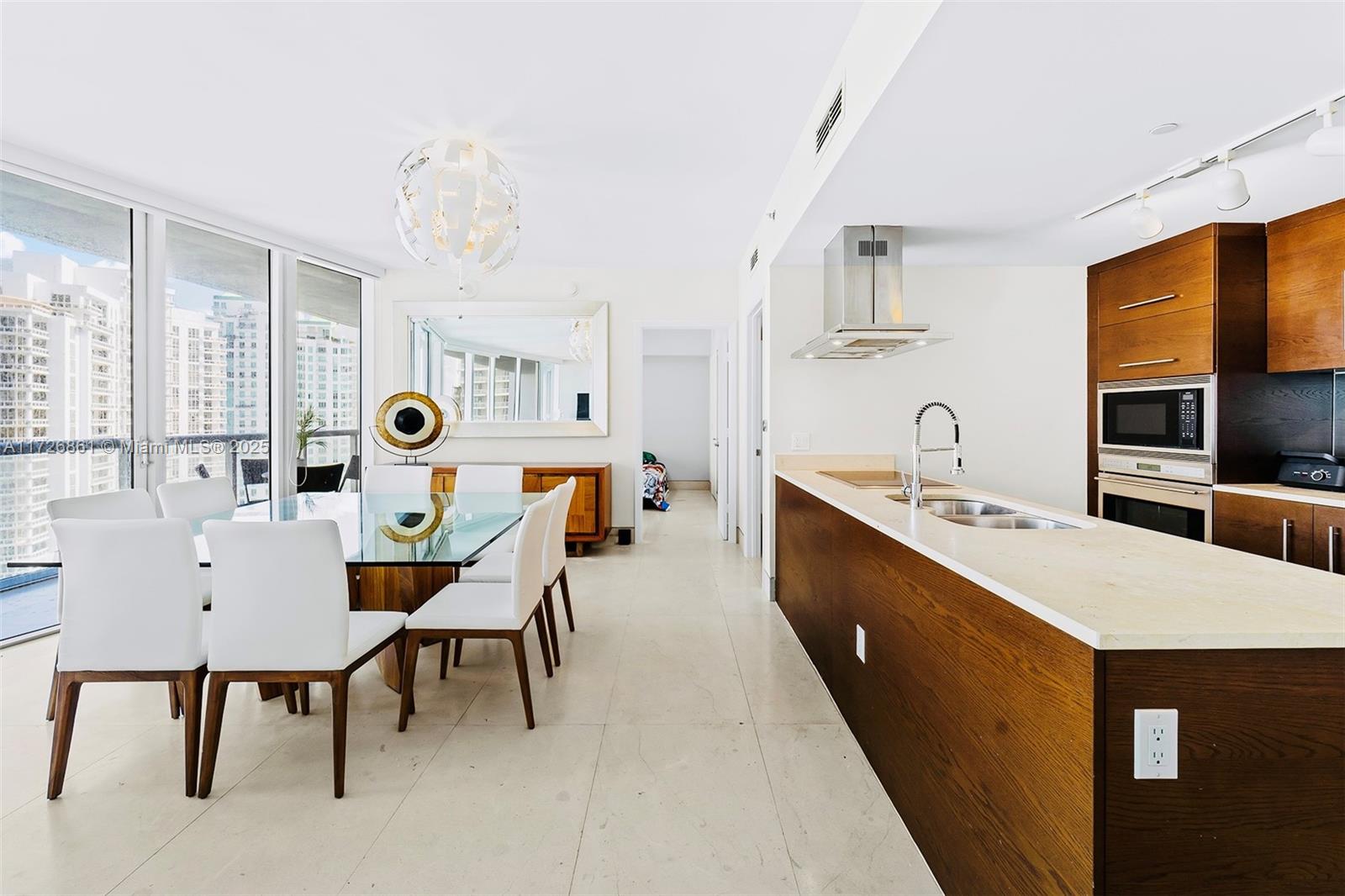 495 Brickell Ave # 2904