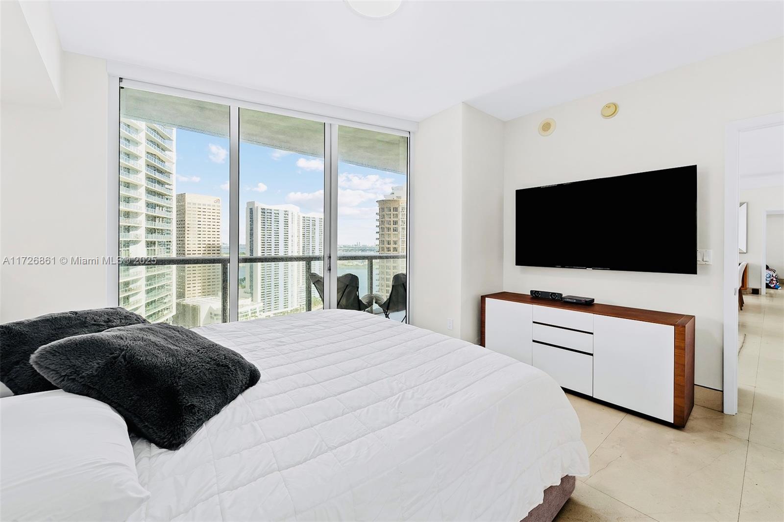 495 Brickell Ave # 2904