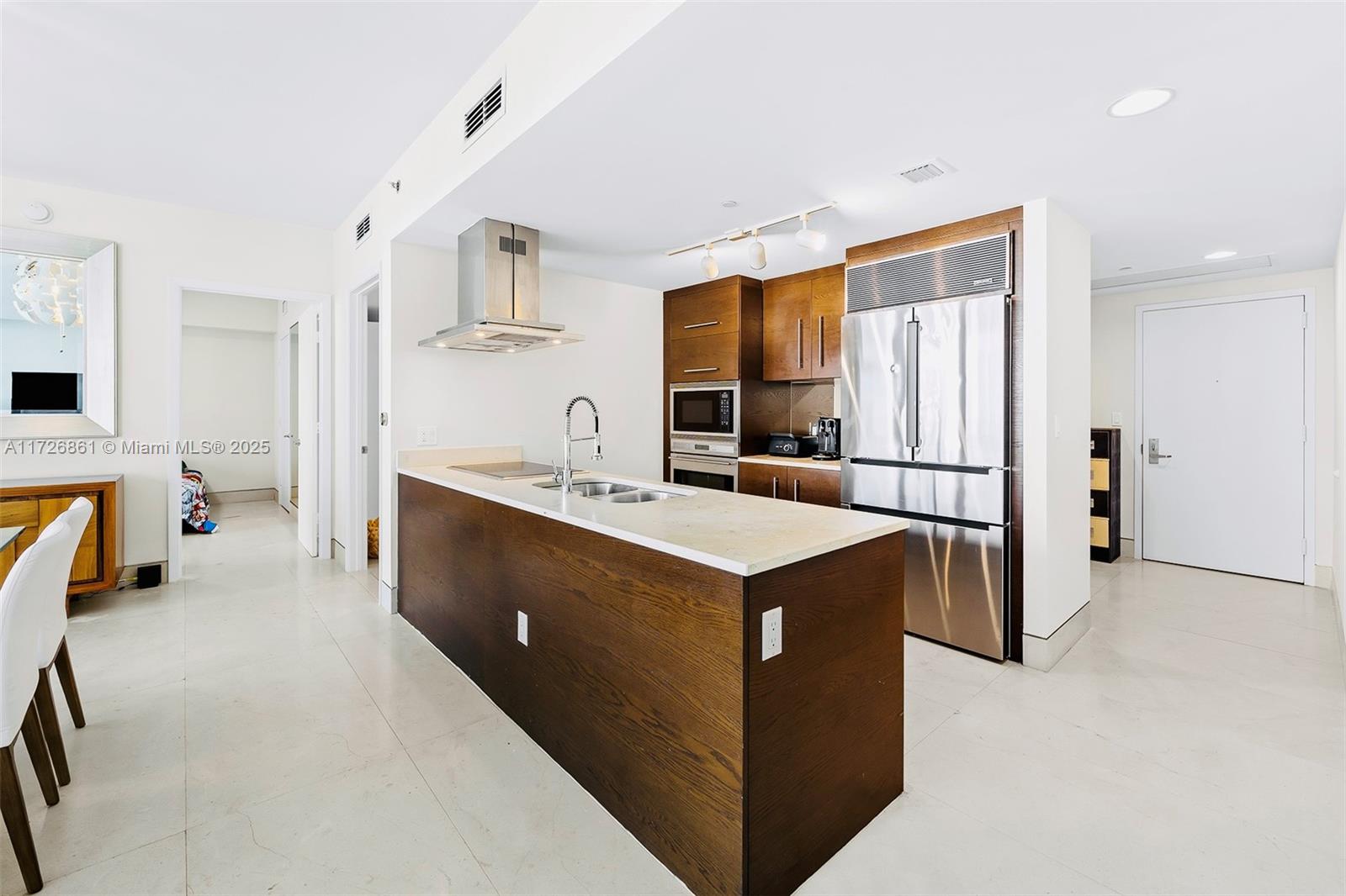 495 Brickell Ave # 2904