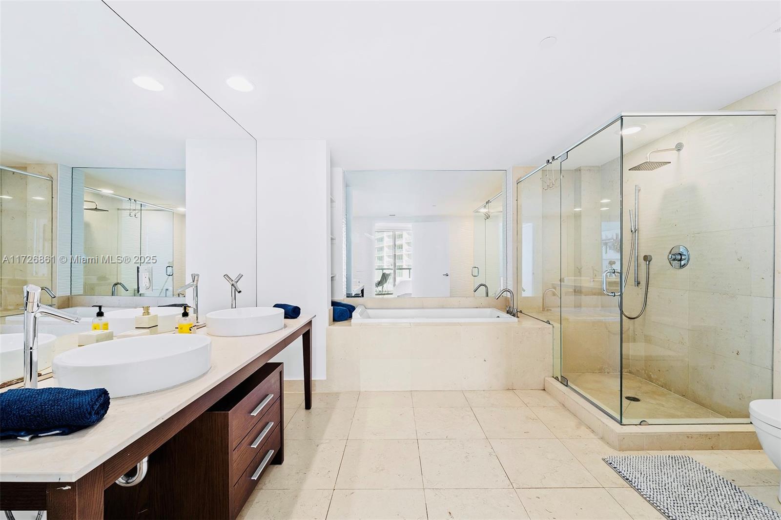 495 Brickell Ave # 2904