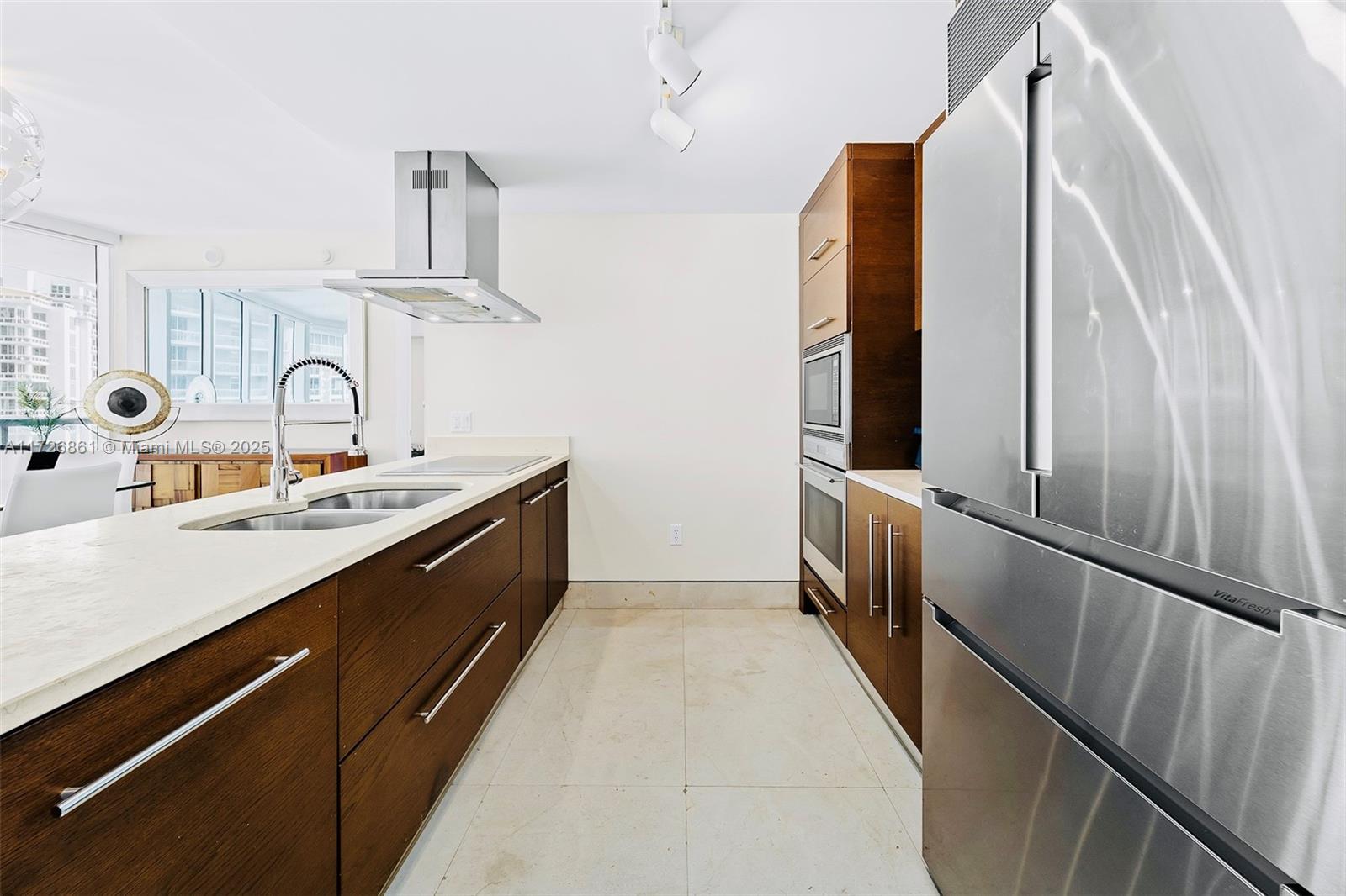 495 Brickell Ave # 2904