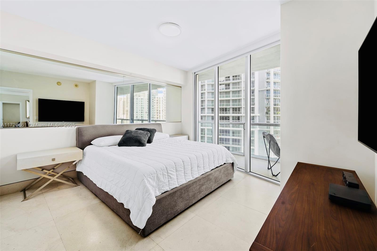 495 Brickell Ave # 2904