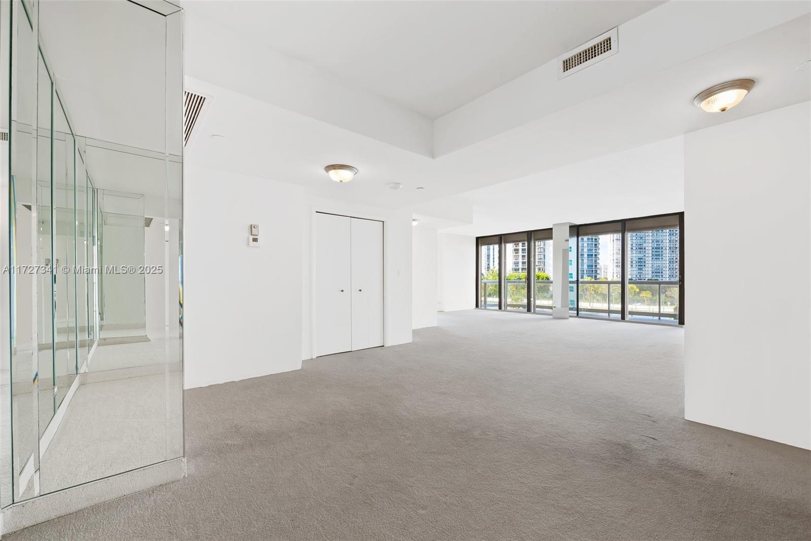 20191 E Country Club Dr # 504