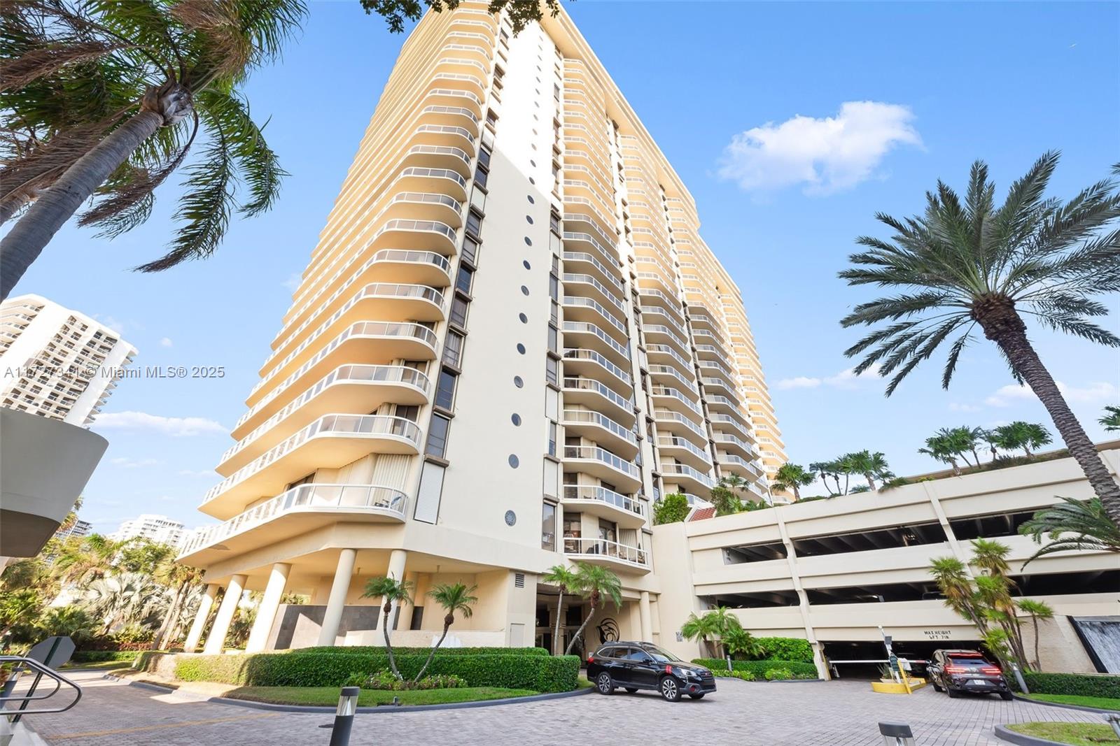 20191 E Country Club Dr # 504