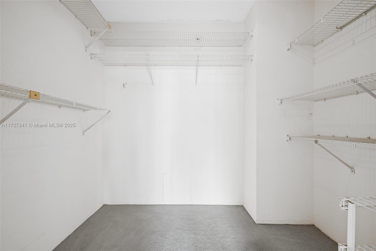 20191 E Country Club Dr # 504