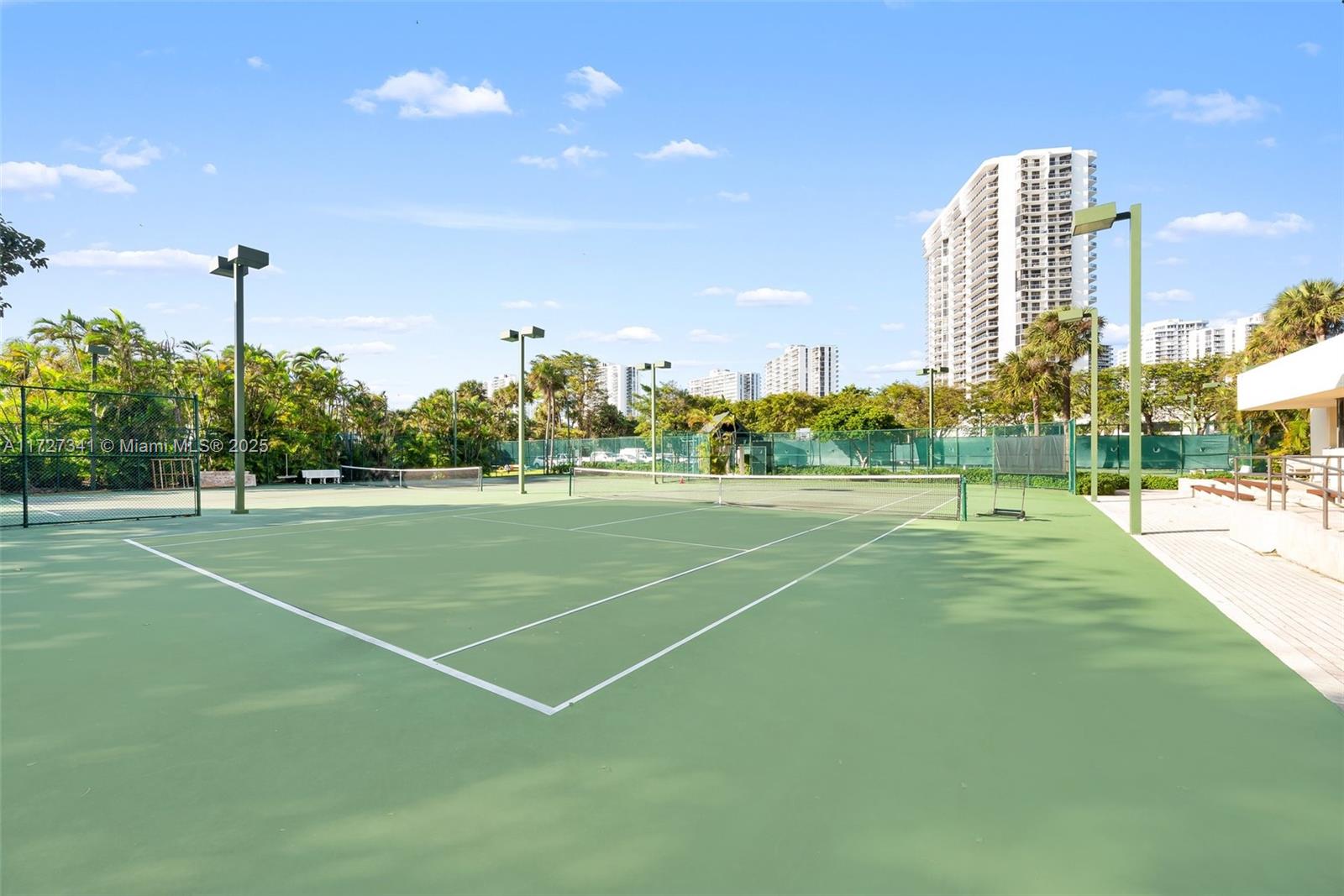 20191 E Country Club Dr # 504