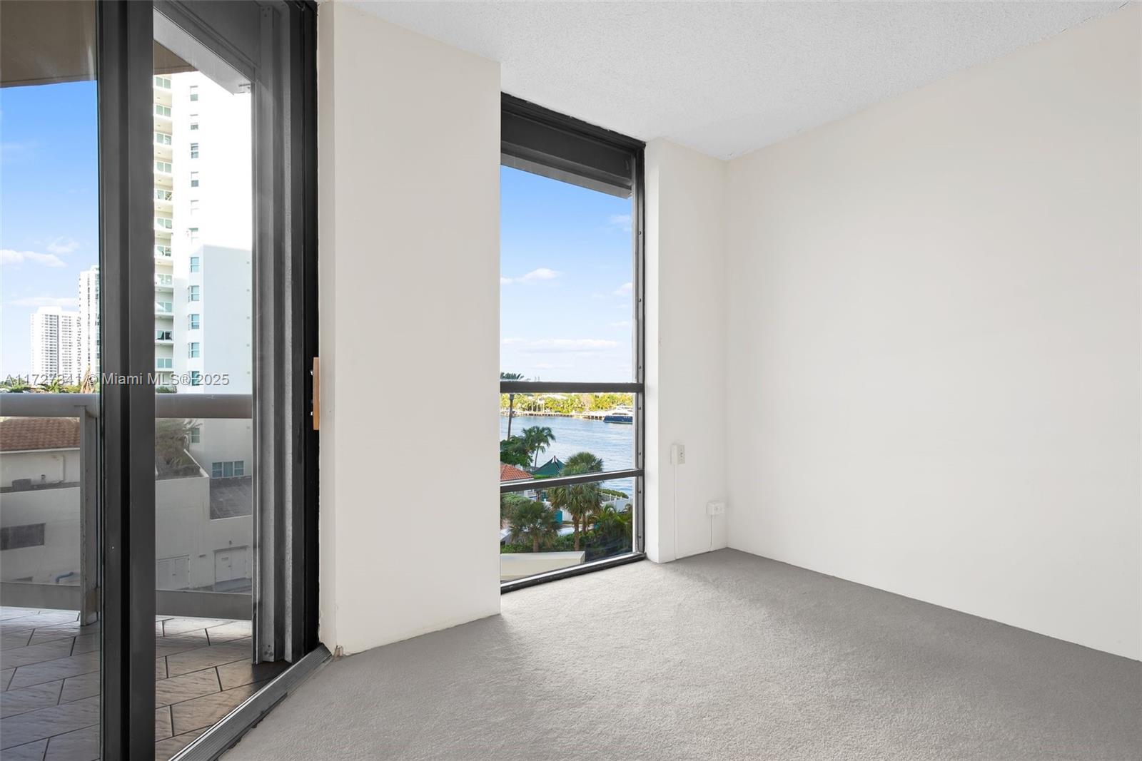 20191 E Country Club Dr # 504