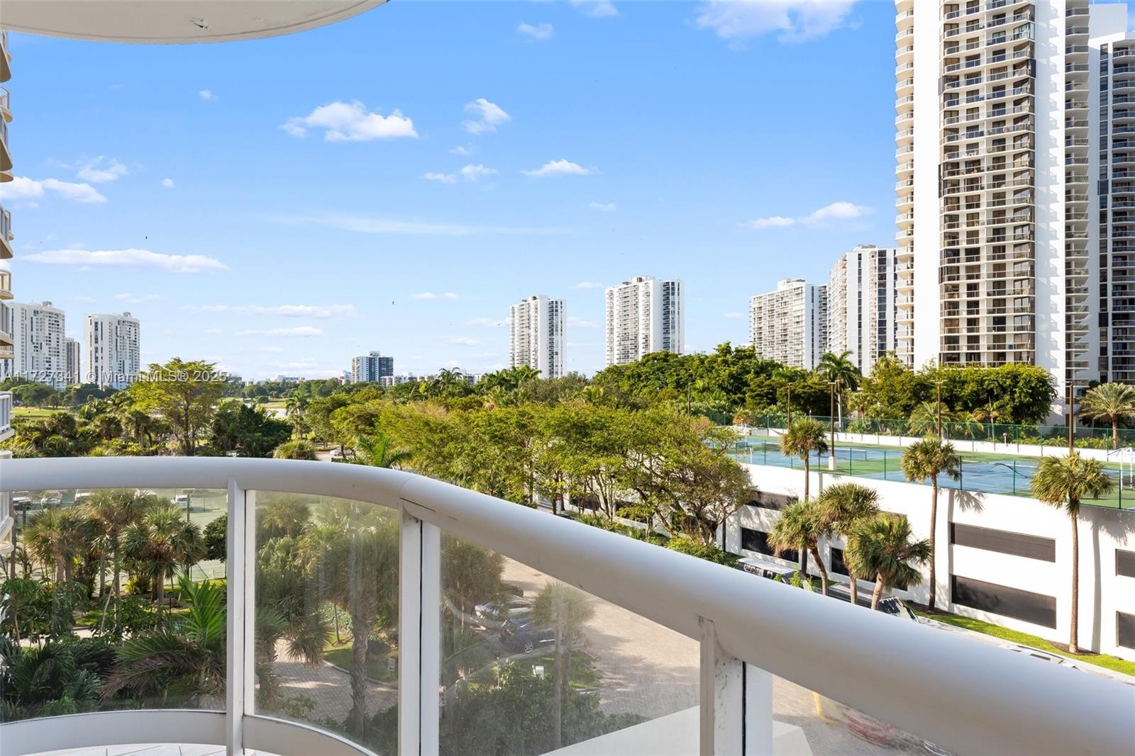 20191 E Country Club Dr # 504