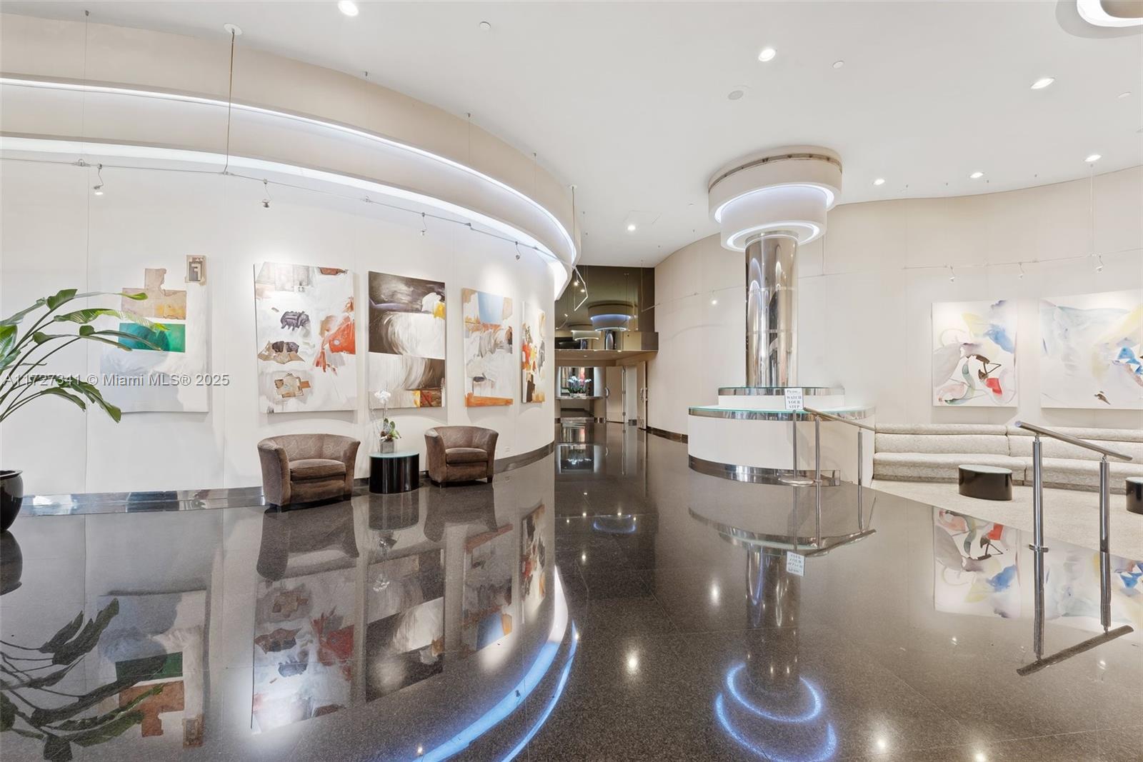 20191 E Country Club Dr # 504