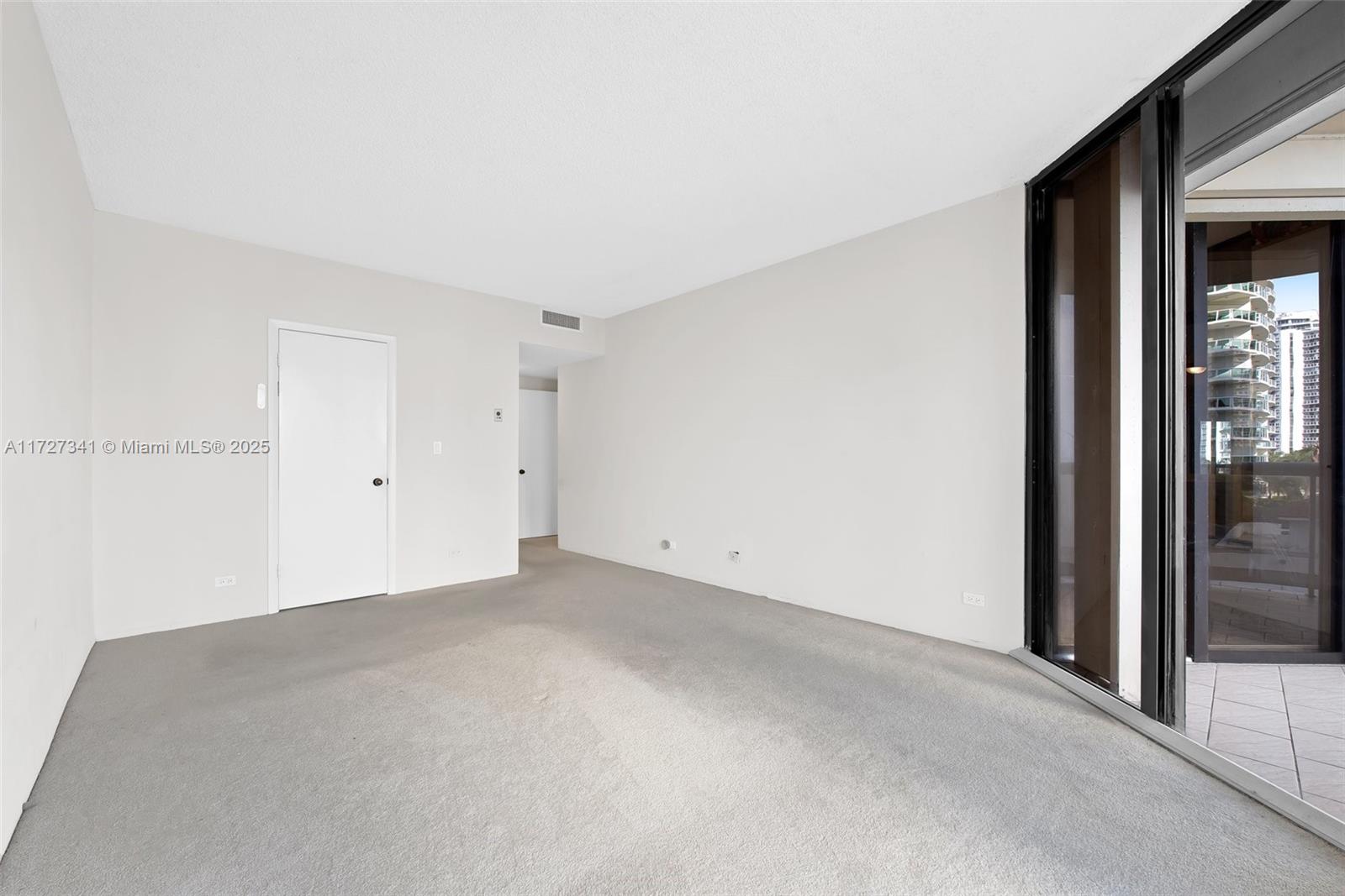 20191 E Country Club Dr # 504