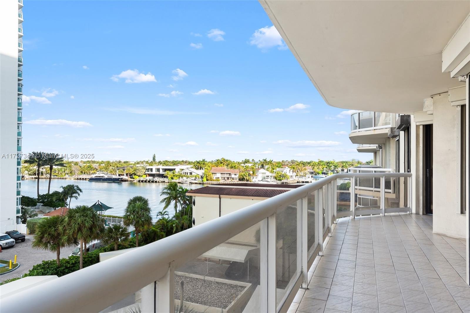 20191 E Country Club Dr # 504