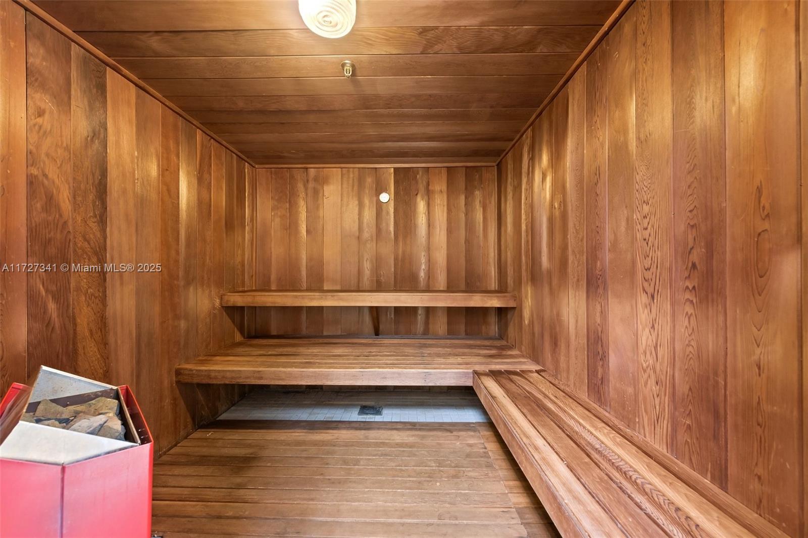 20191 E Country Club Dr # 504