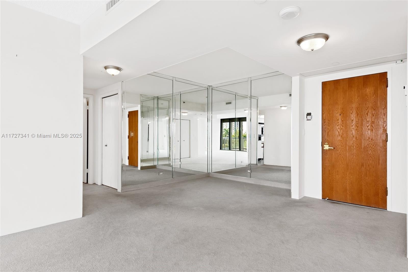 20191 E Country Club Dr # 504