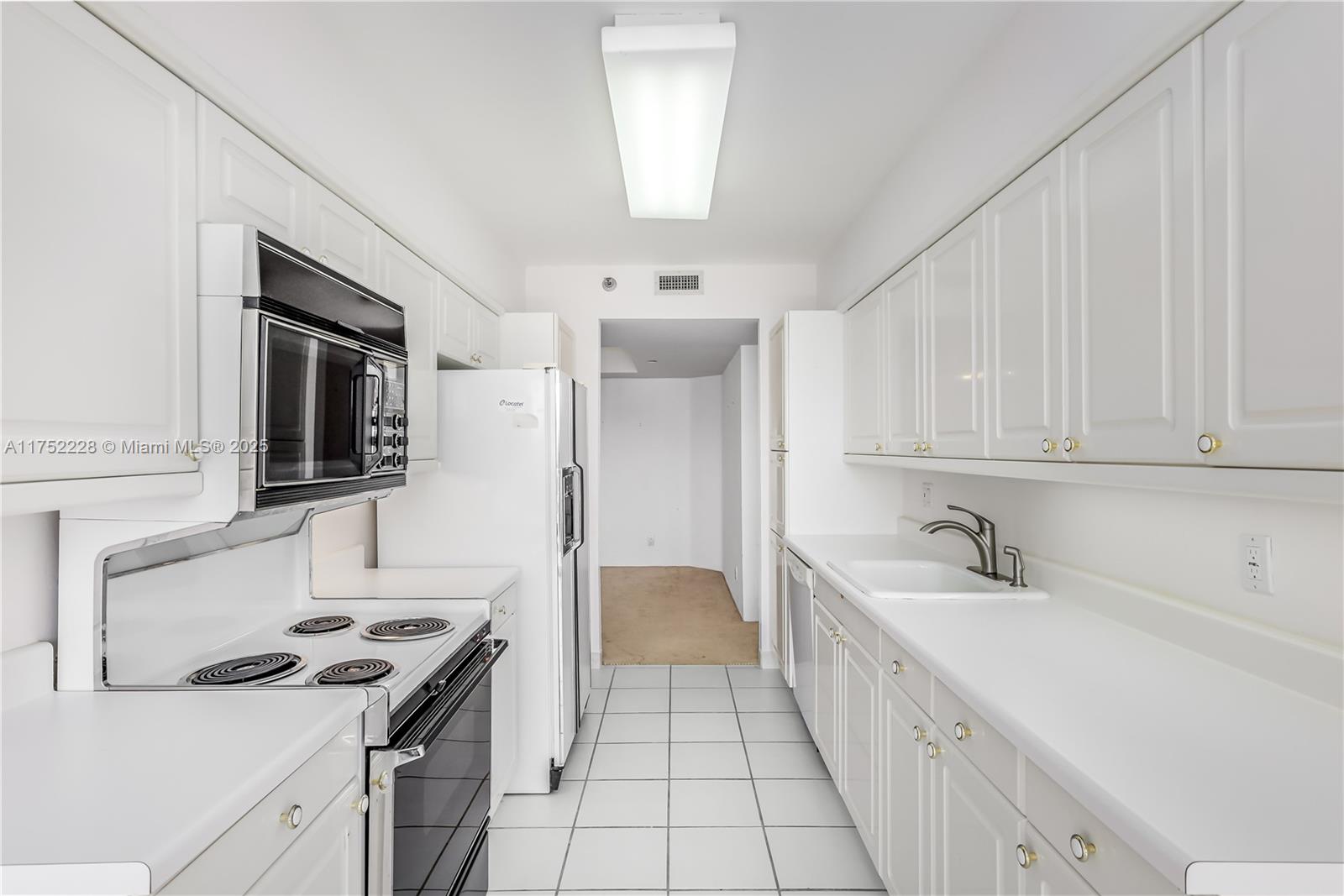 3640 Yacht Club Dr # 1209