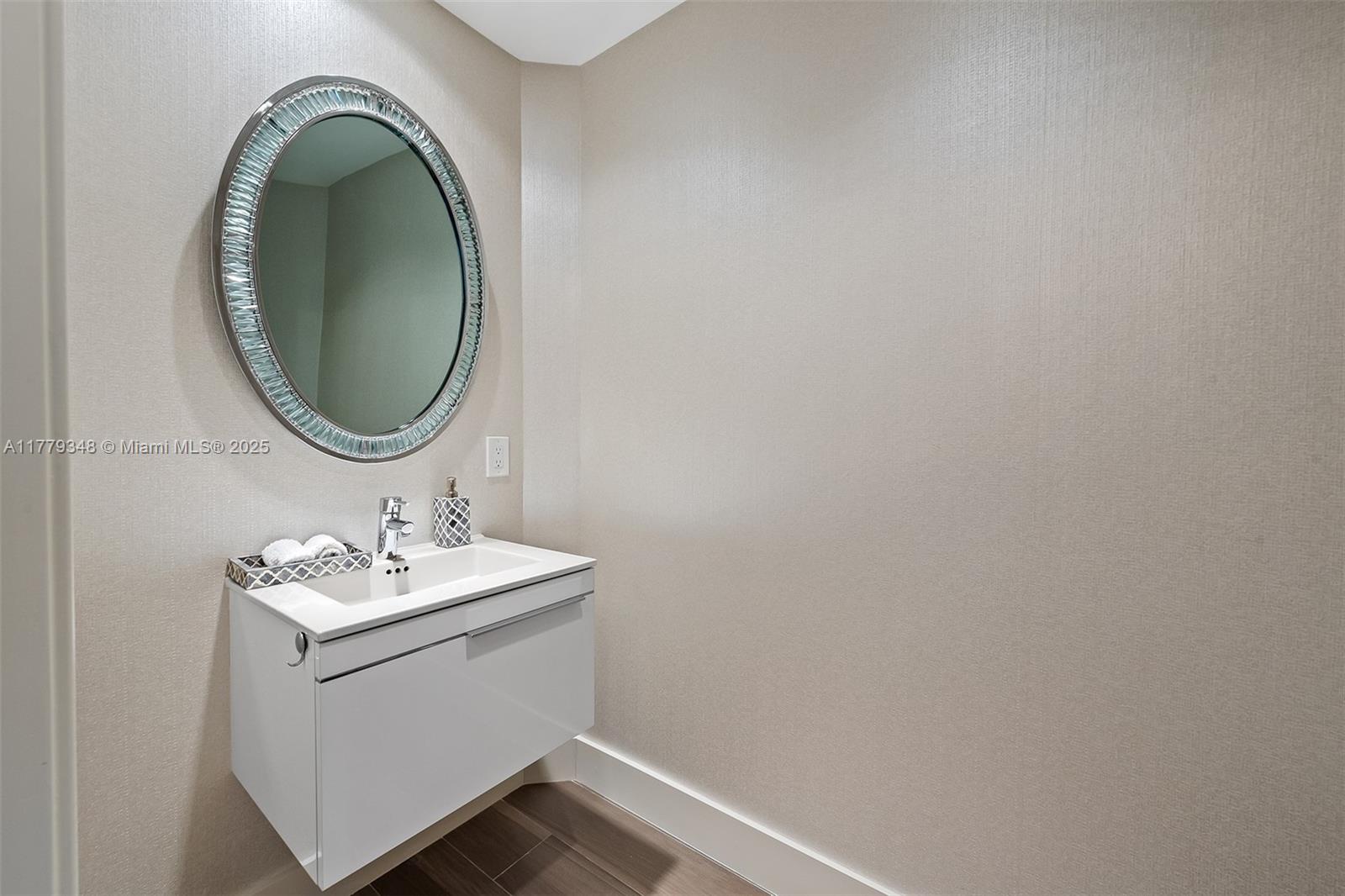 17301 E Biscayne Blvd # 310