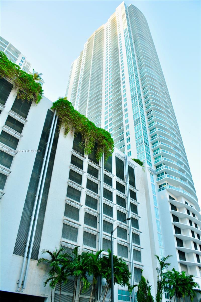 950 Brickell Bay # 2209