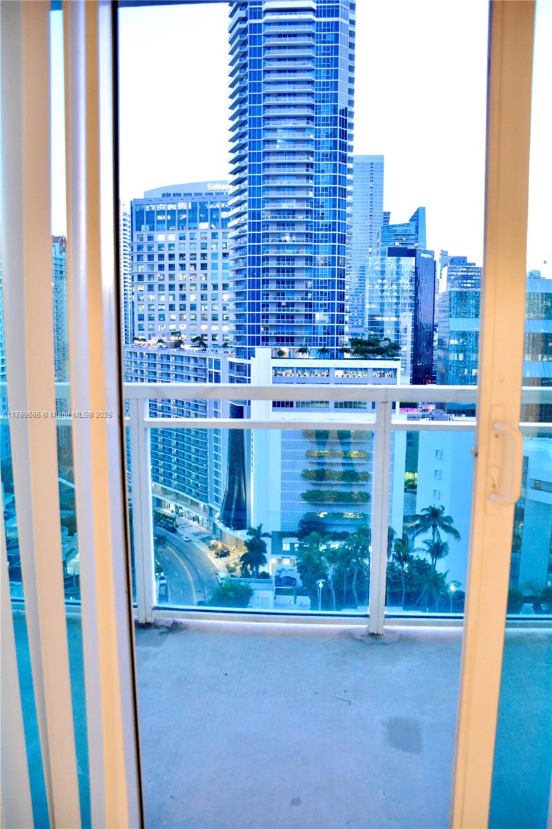 950 Brickell Bay # 2209