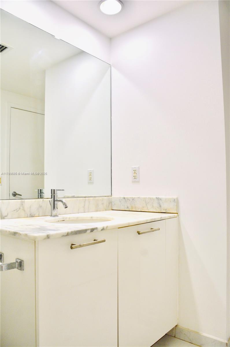 950 Brickell Bay # 2209