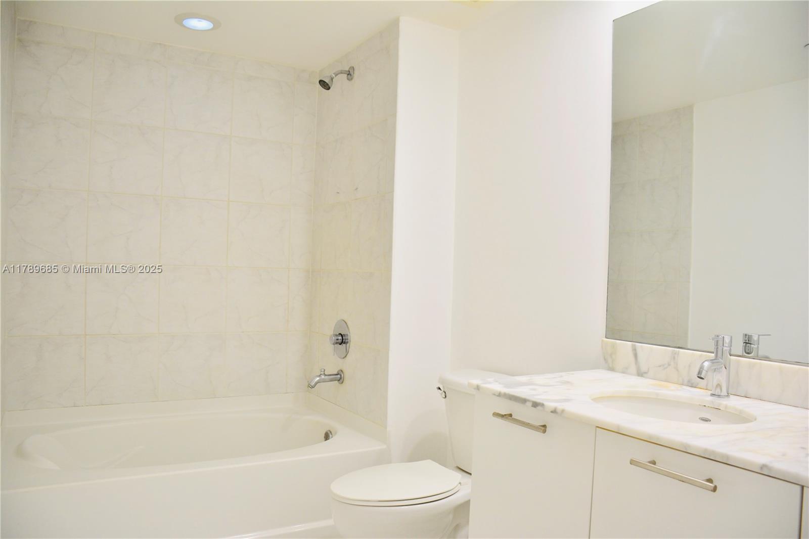 950 Brickell Bay # 2209