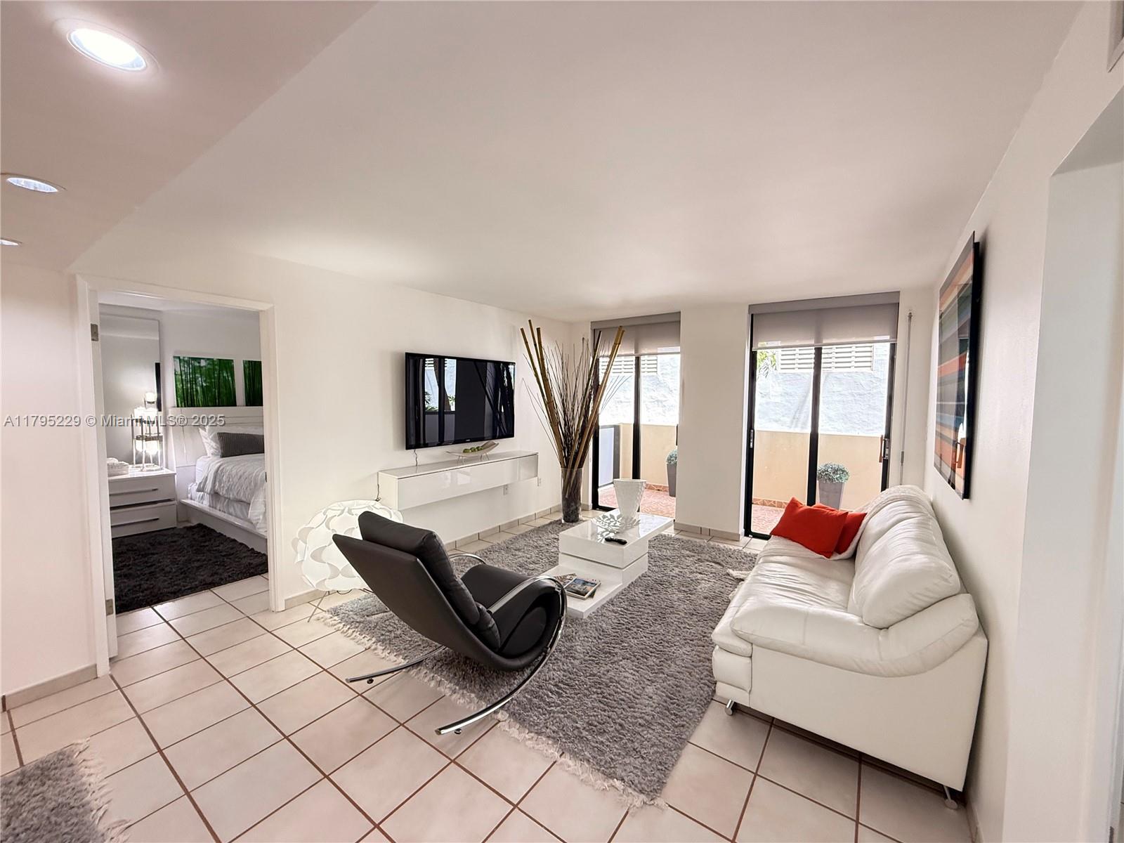 1623 Collins Ave # 211