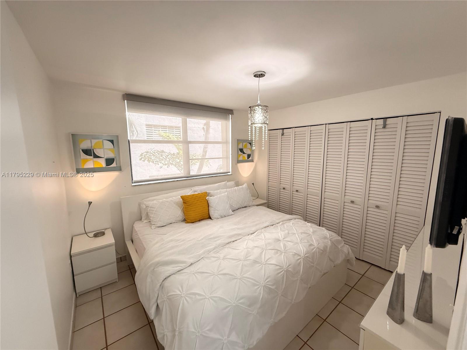 1623 Collins Ave # 211