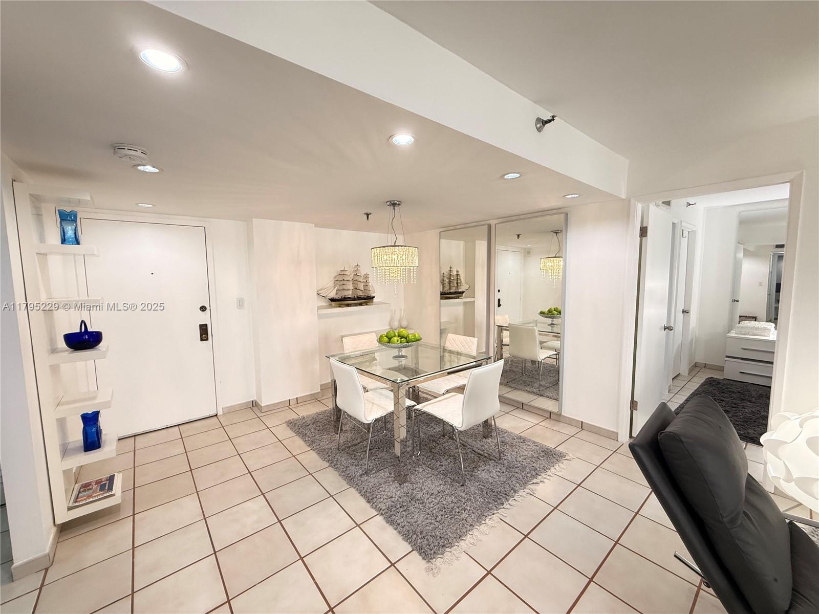 1623 Collins Ave # 211