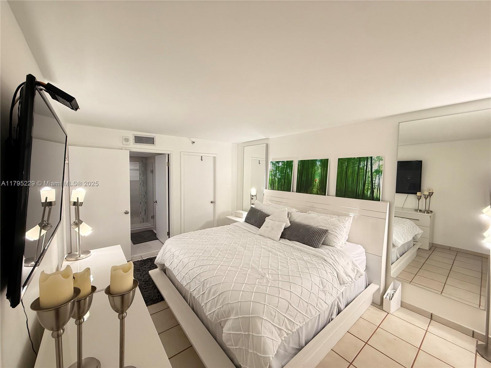 1623 Collins Ave # 211