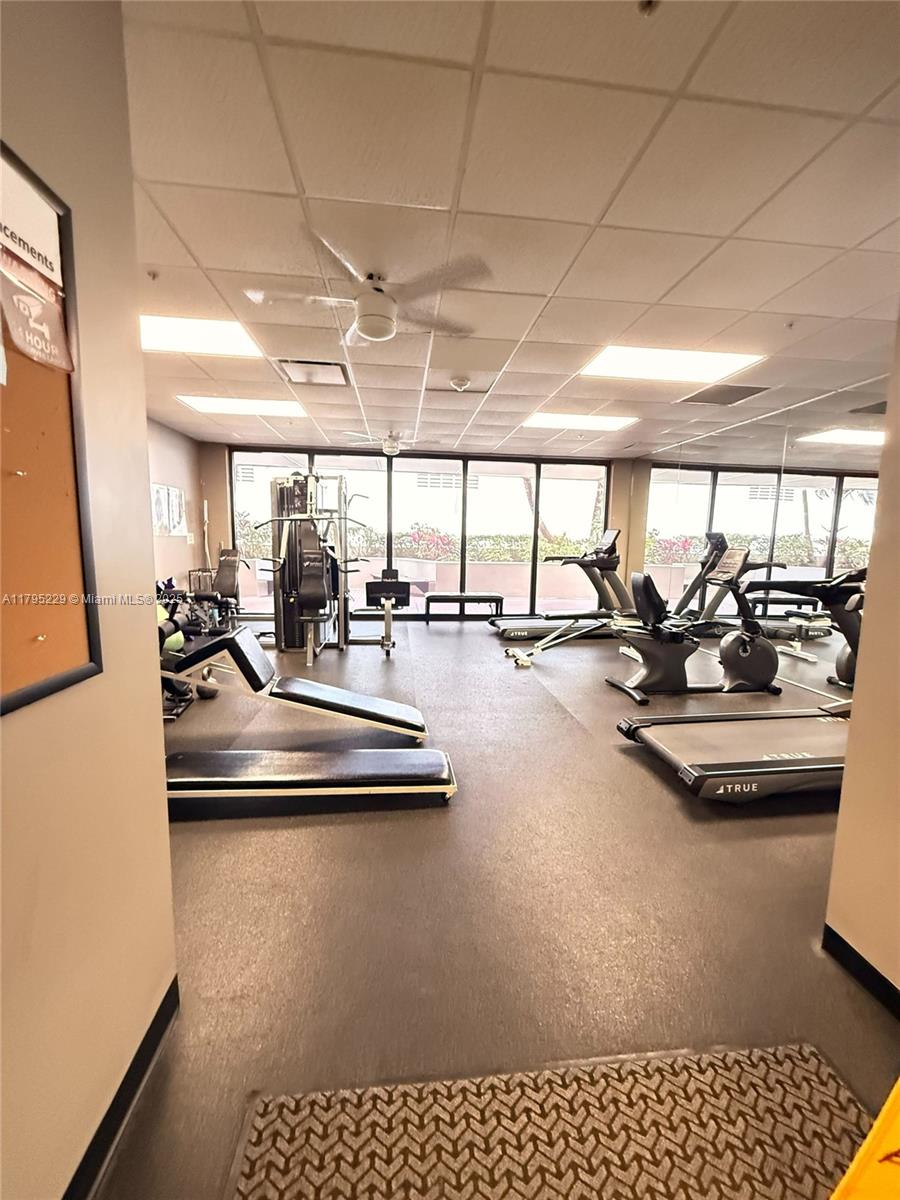 1623 Collins Ave # 211