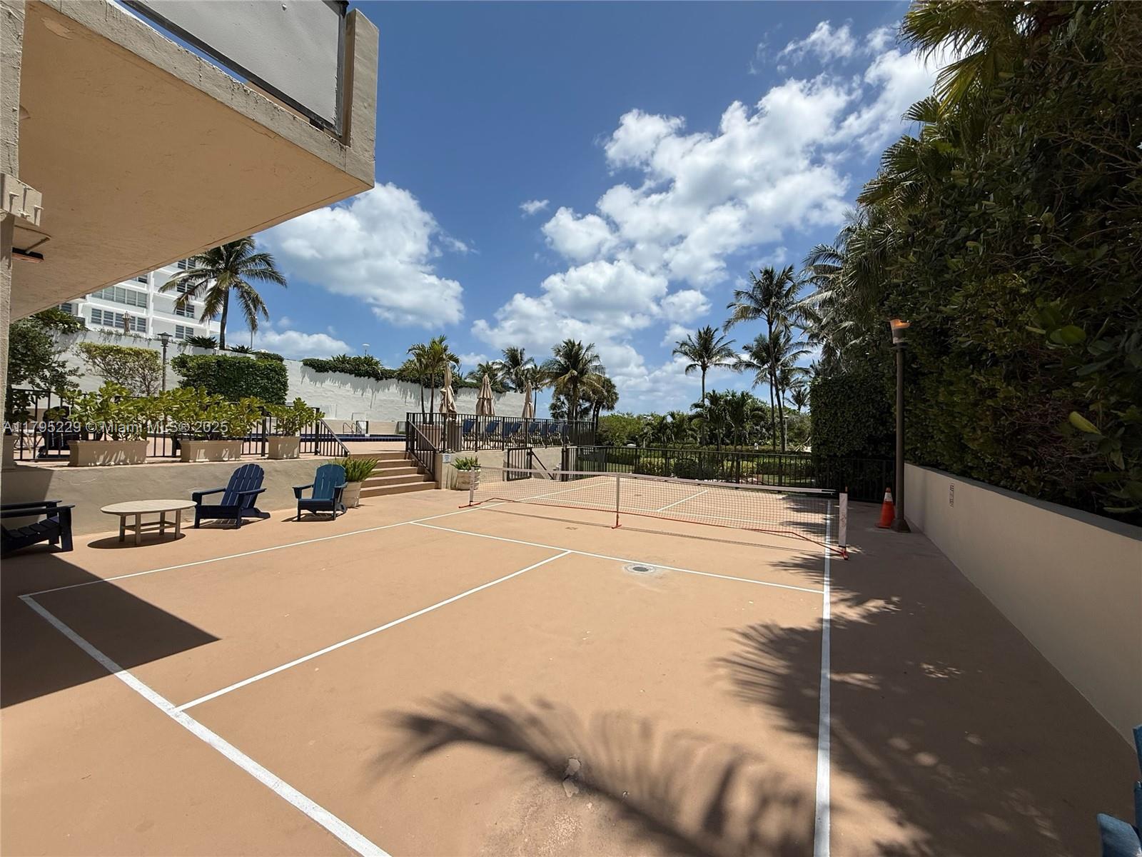 1623 Collins Ave # 211