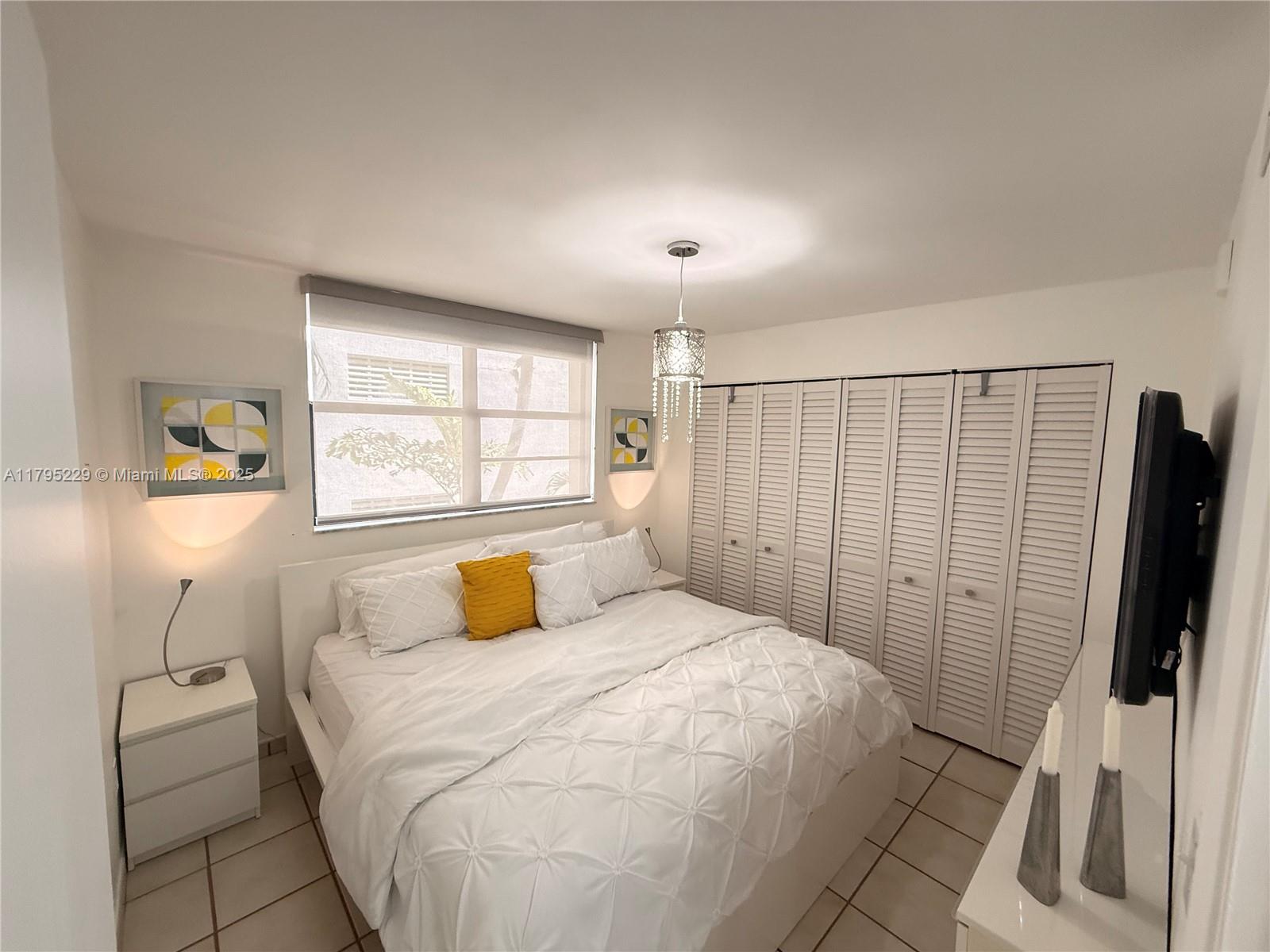 1623 Collins Ave # 211