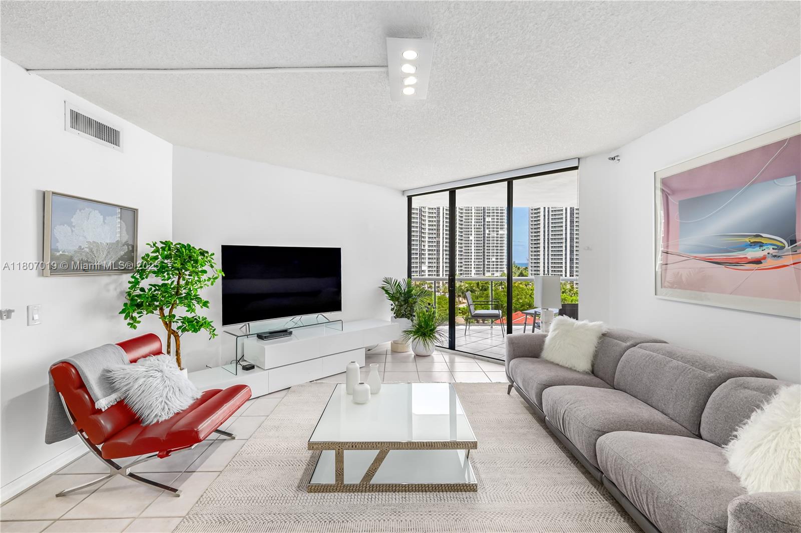 3610 Yacht Club Dr # 1005