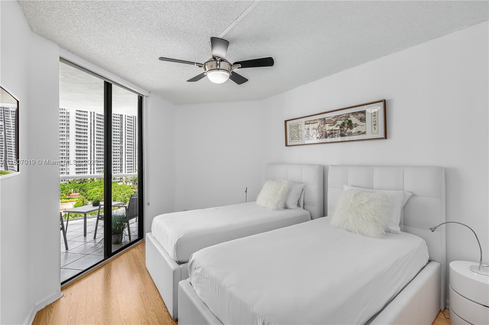 3610 Yacht Club Dr # 1005