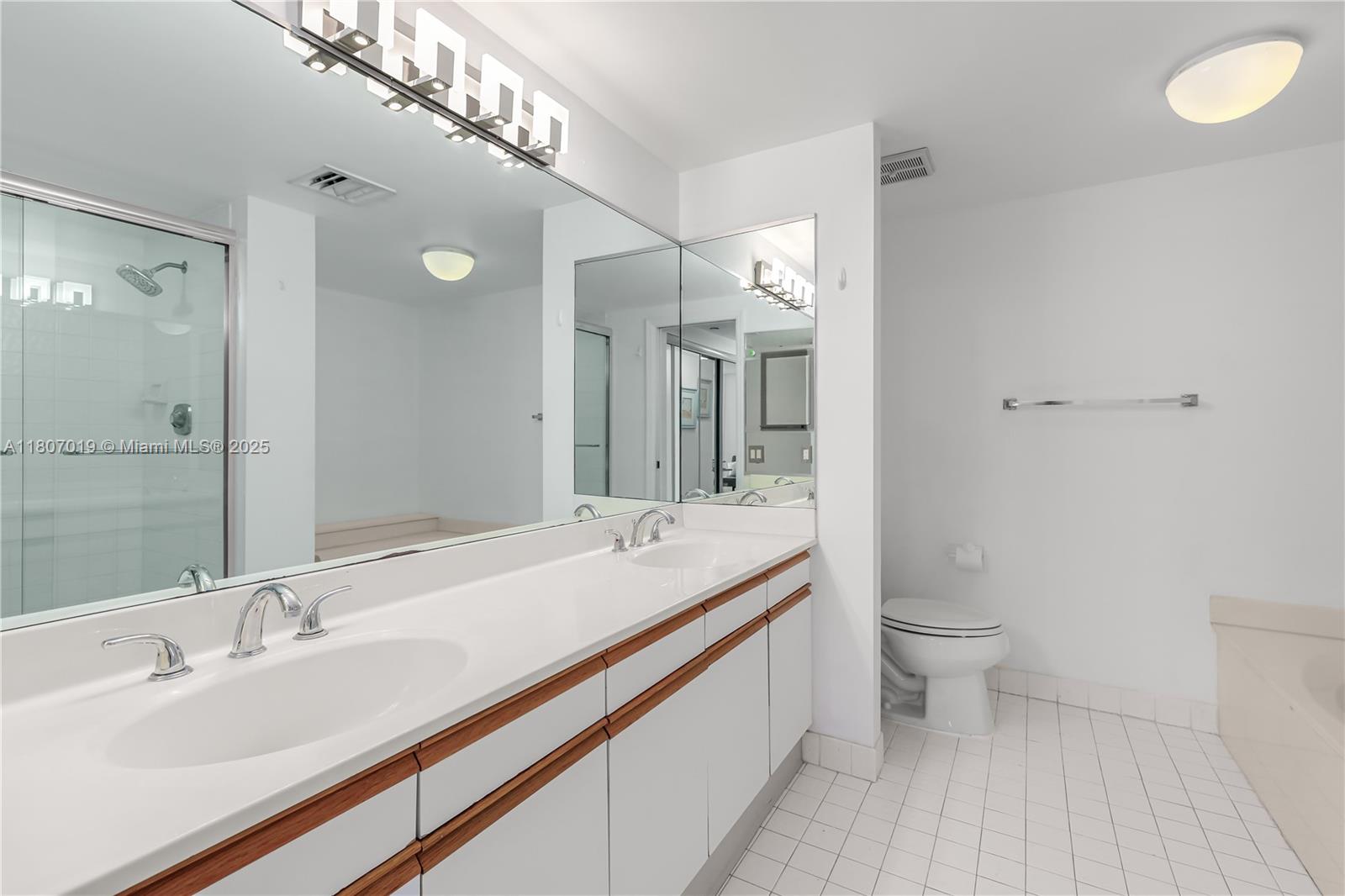 3610 Yacht Club Dr # 1005