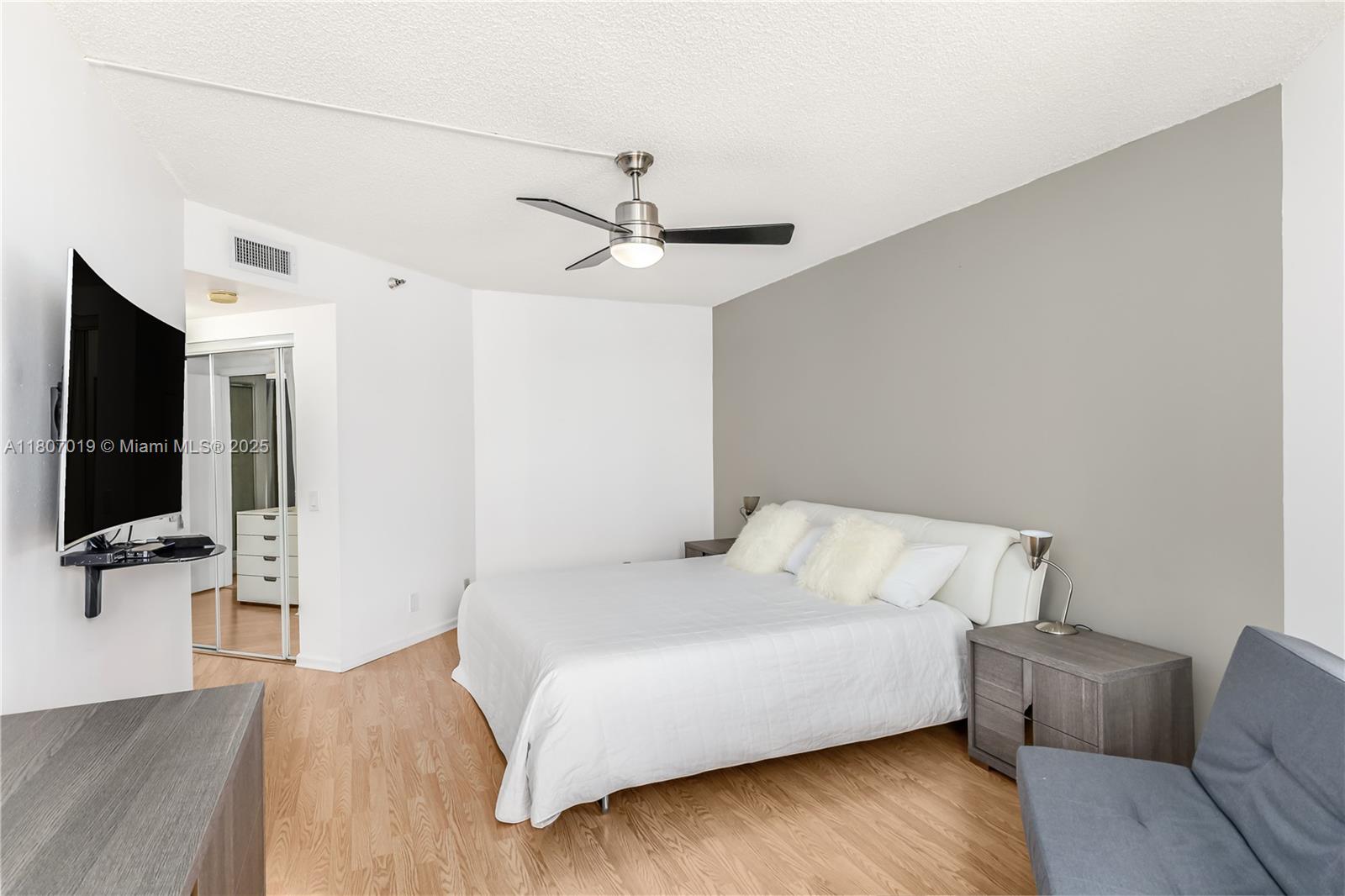 3610 Yacht Club Dr # 1005