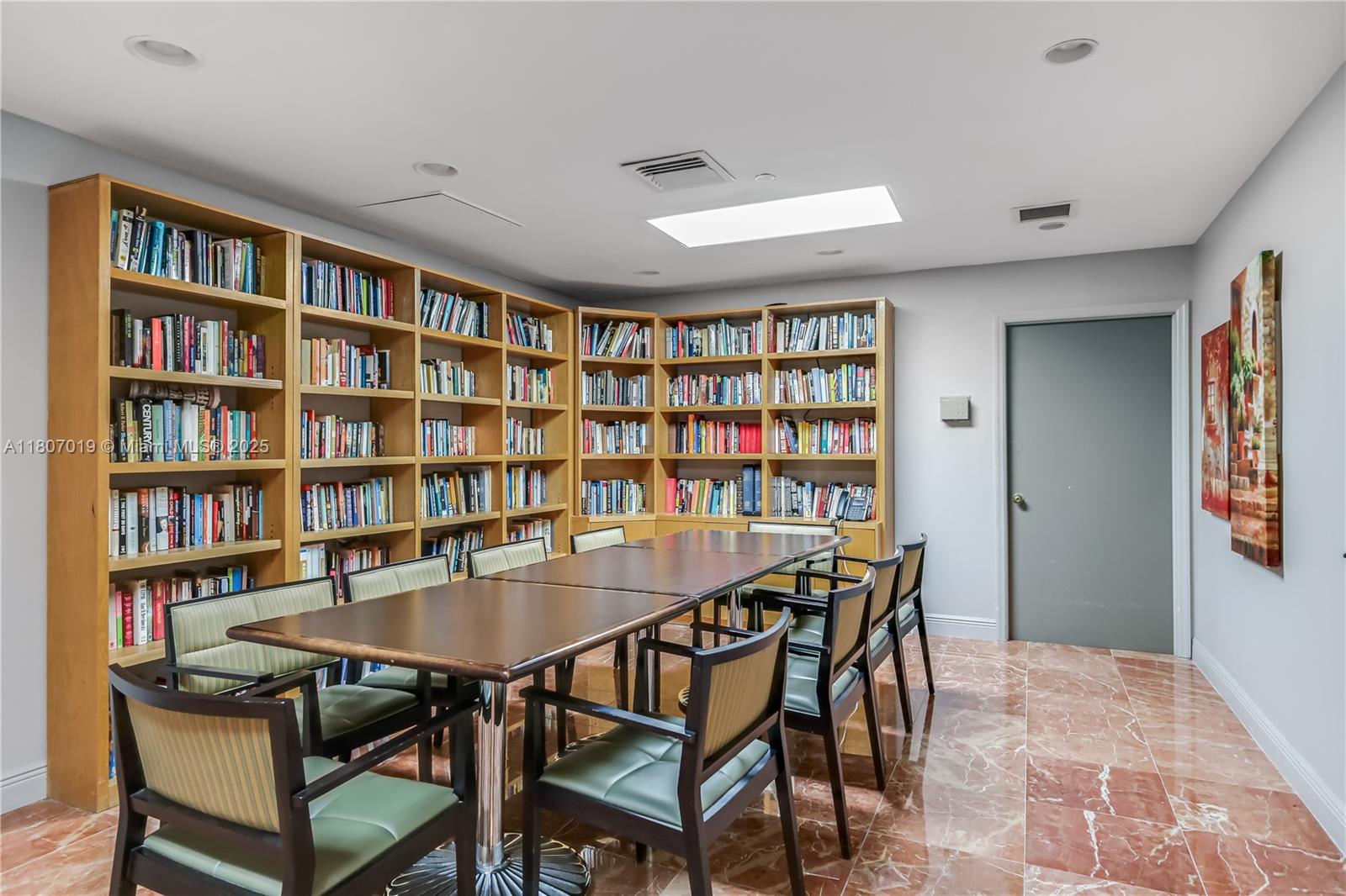 3610 Yacht Club Dr # 1005