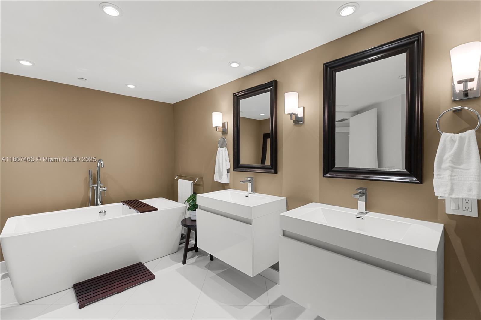 3640 Yacht Club Dr # 1805