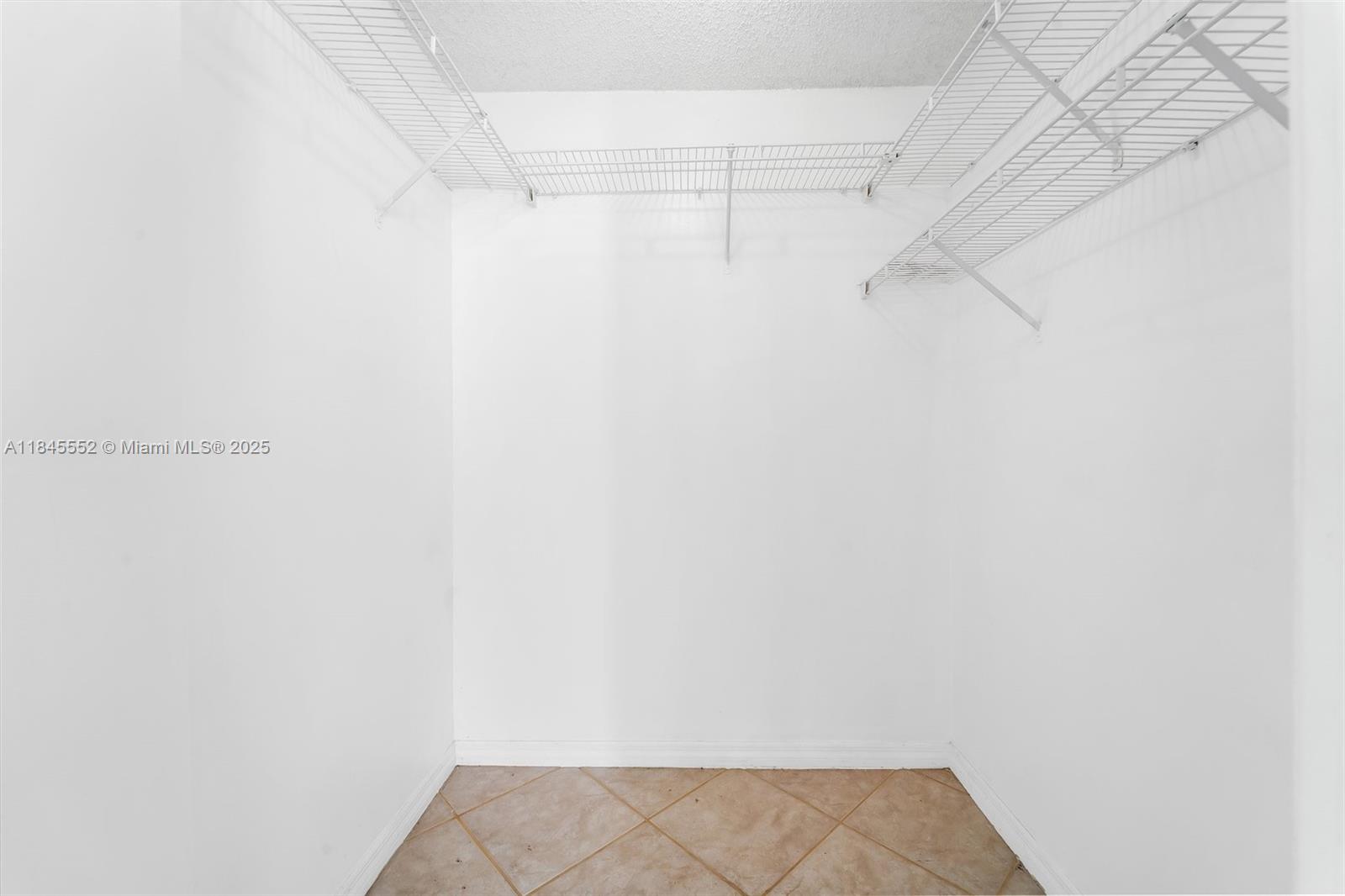 16919 N Bay Rd # 115