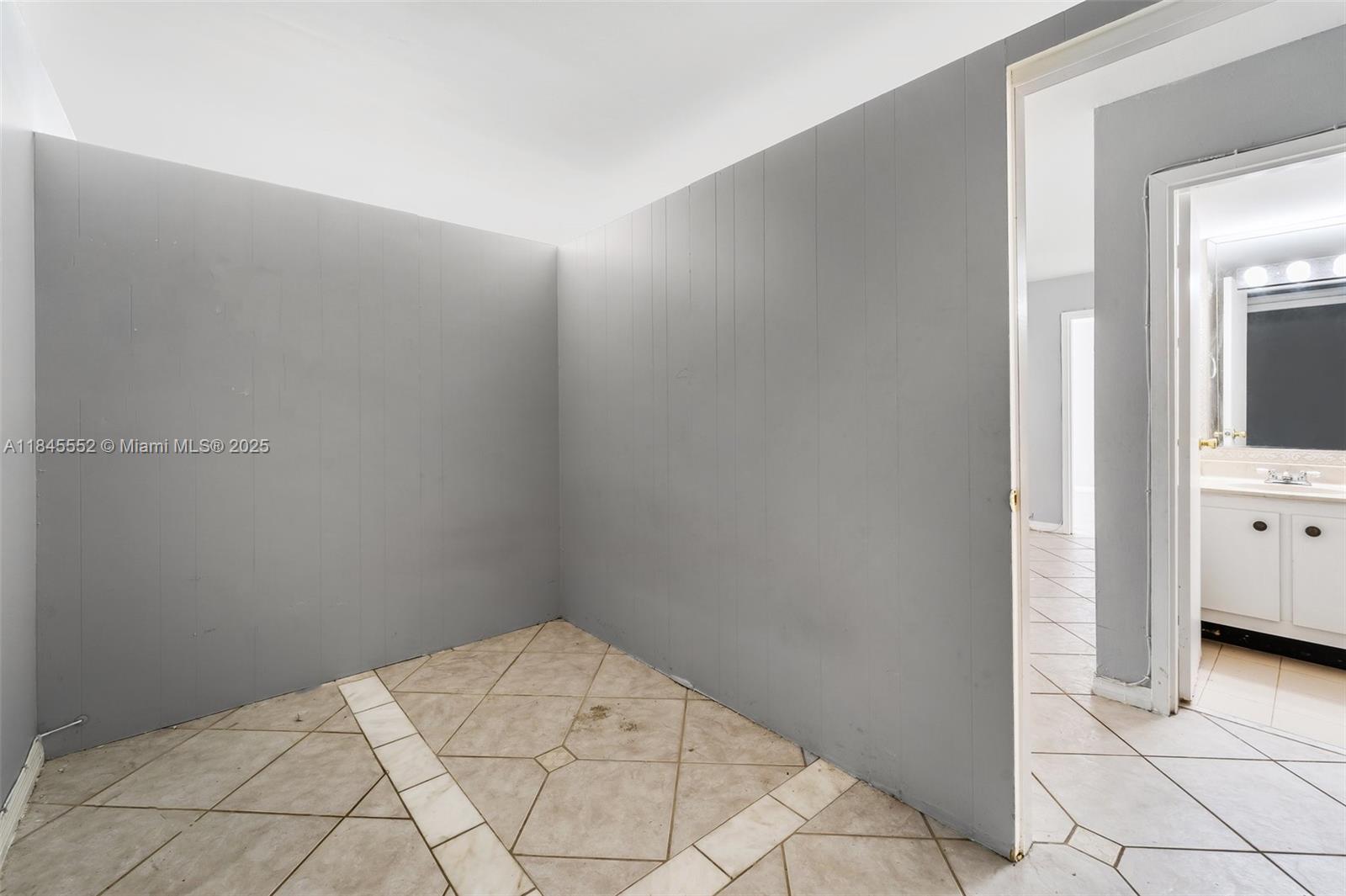 16919 N Bay Rd # 115