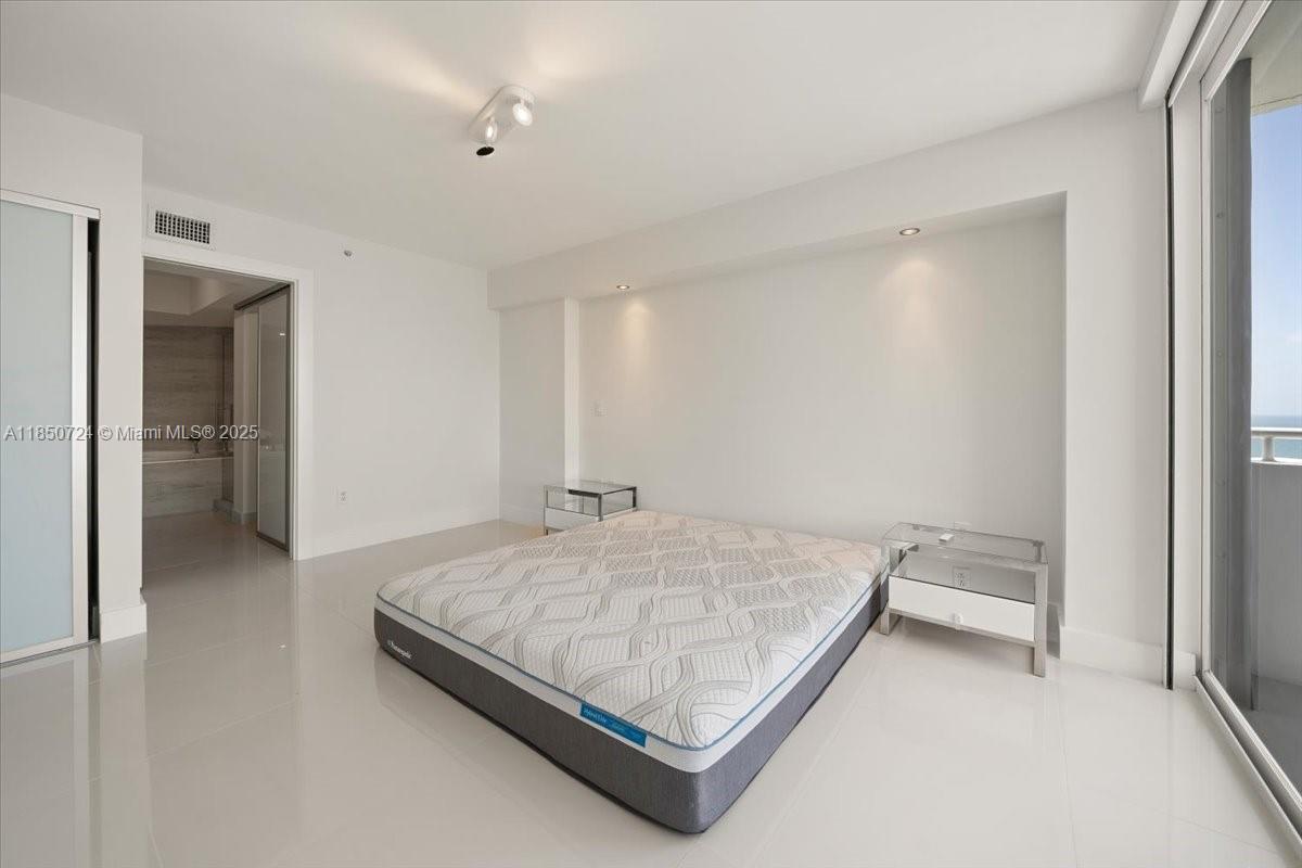 6301 Collins Ave # 2705