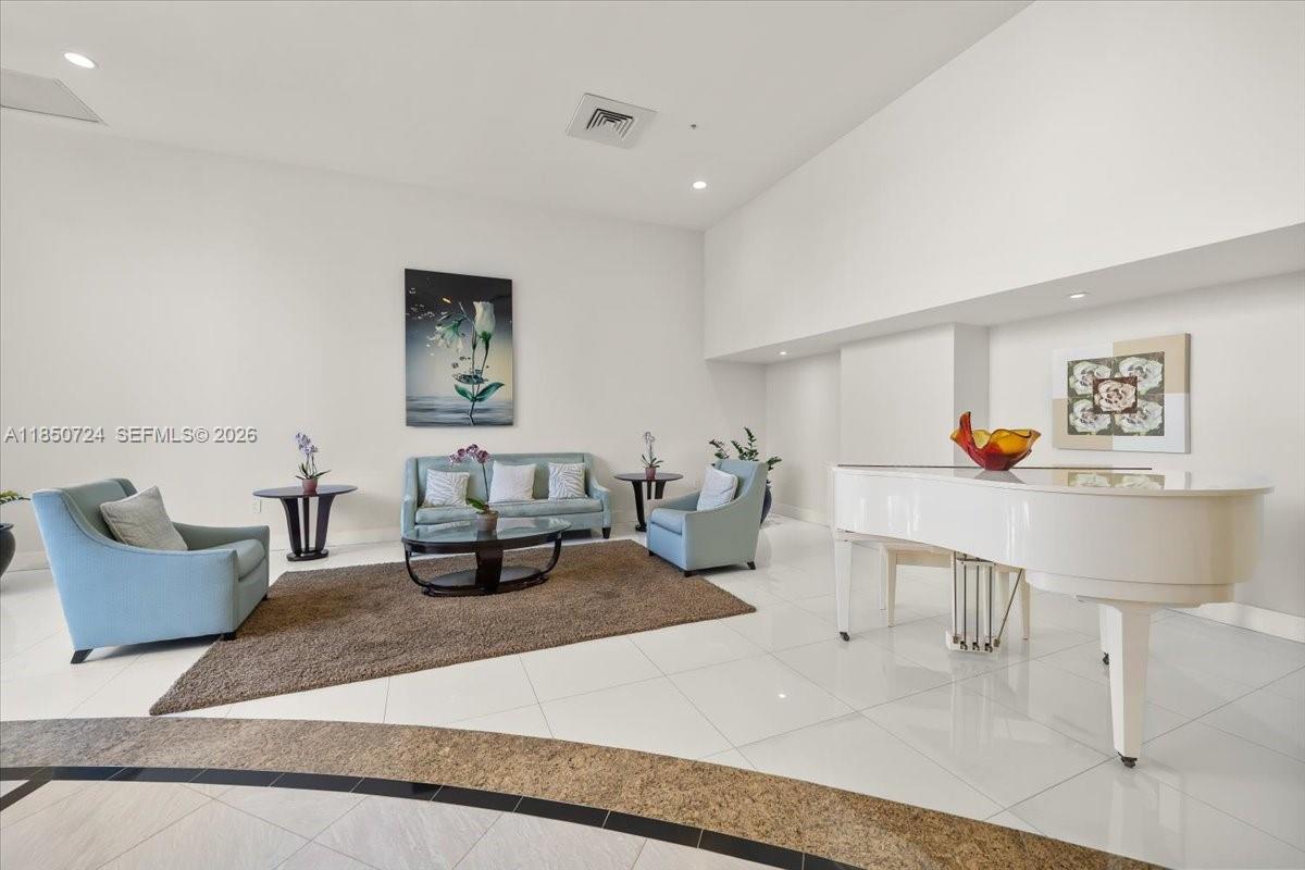 6301 Collins Ave # 2705