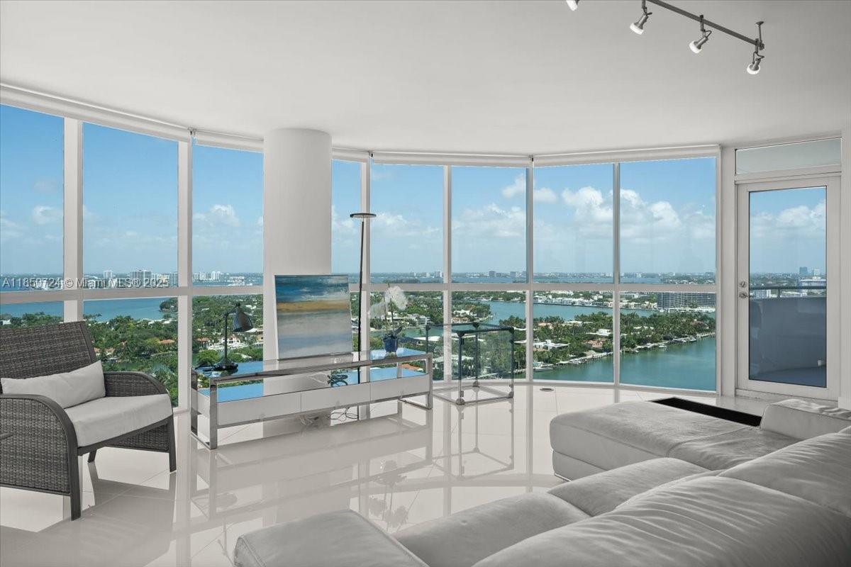 6301 Collins Ave # 2705