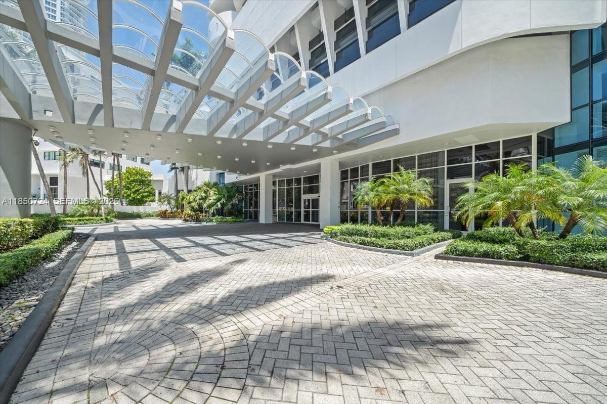 6301 Collins Ave # 2705